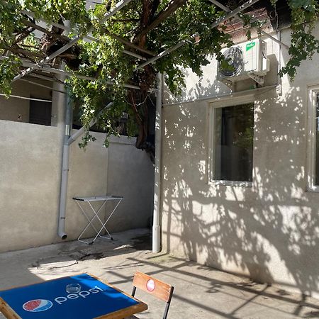 Apartment In The City Center With The Garden Erevan Esterno foto