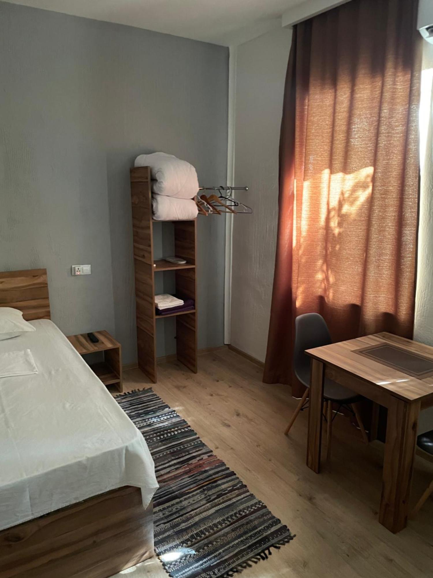 Apartment In The City Center With The Garden Erevan Esterno foto