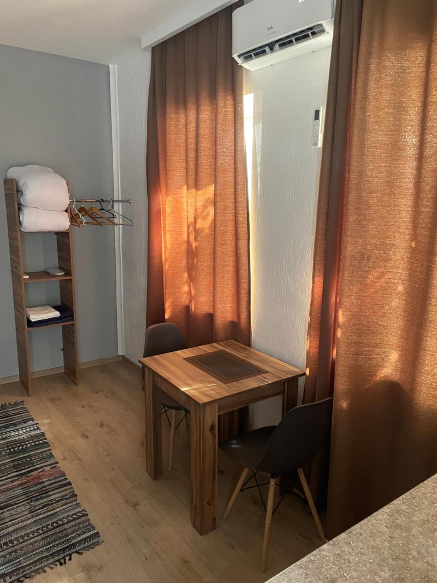 Apartment In The City Center With The Garden Erevan Esterno foto