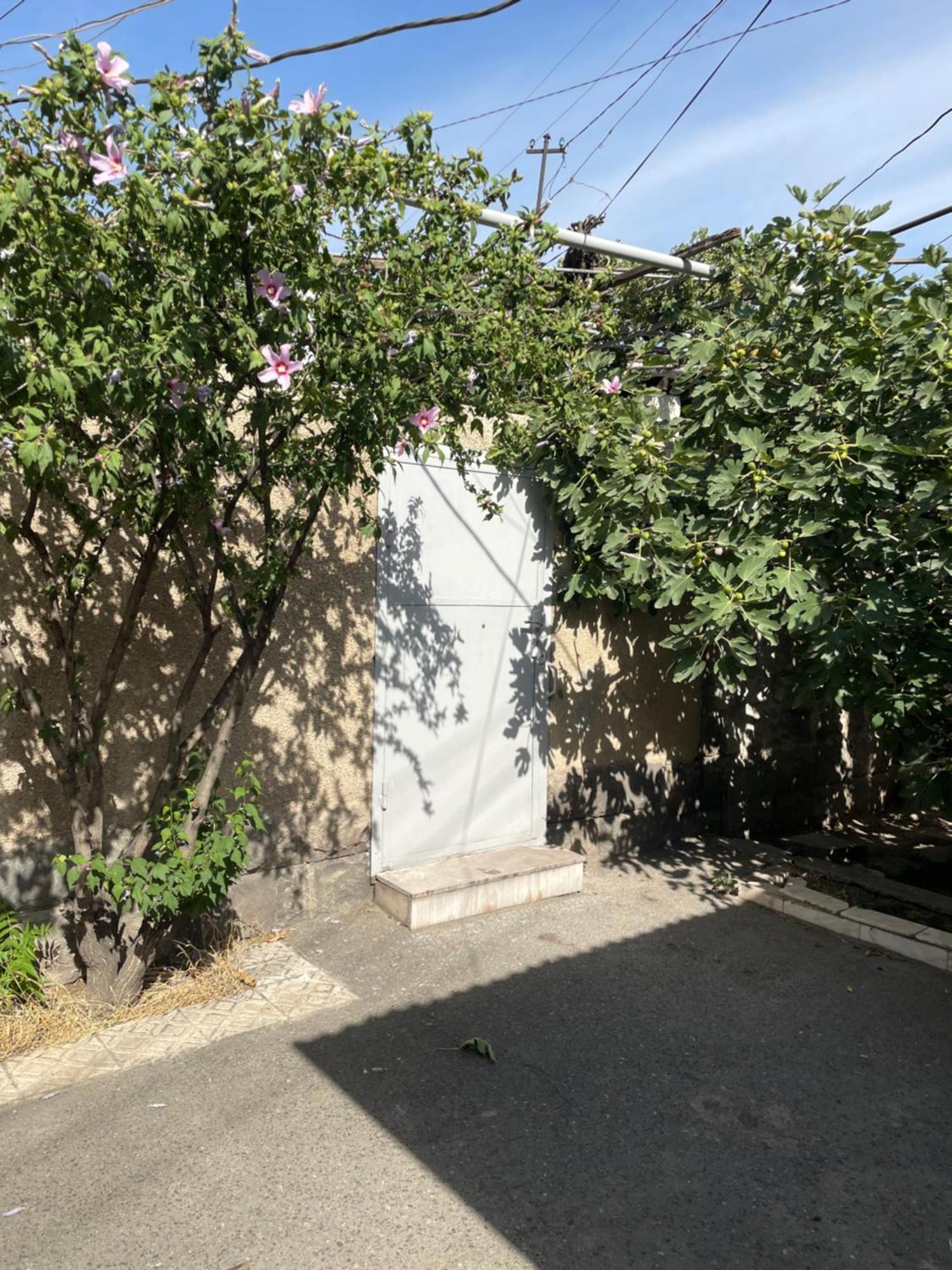 Apartment In The City Center With The Garden Erevan Esterno foto
