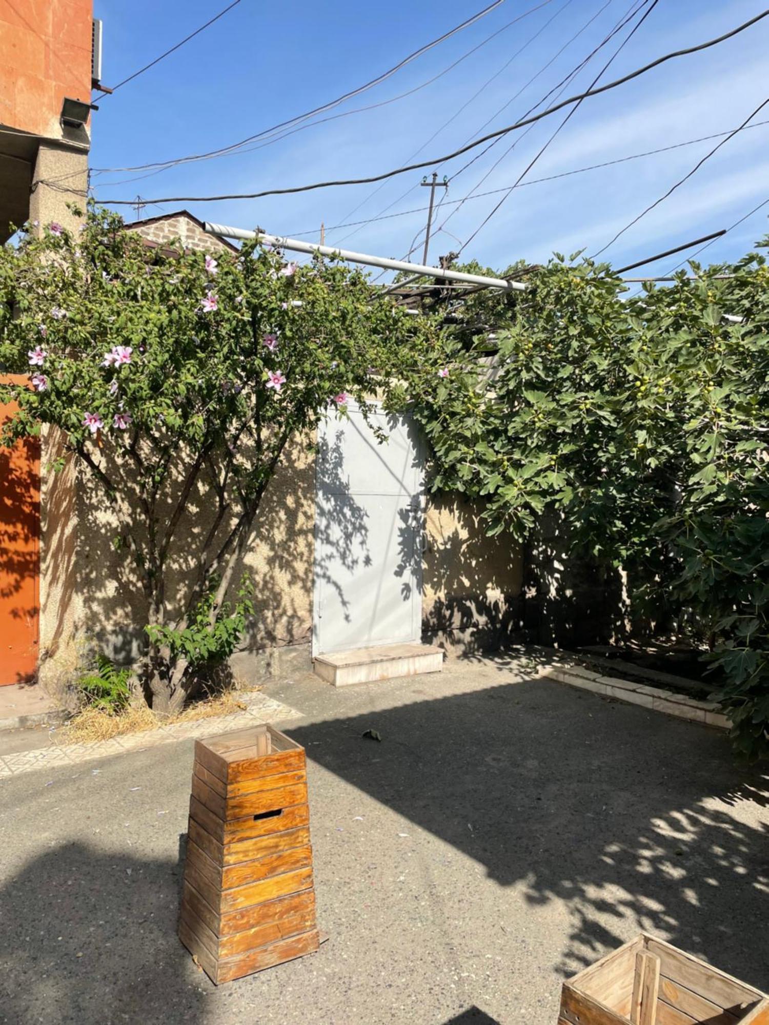 Apartment In The City Center With The Garden Erevan Esterno foto